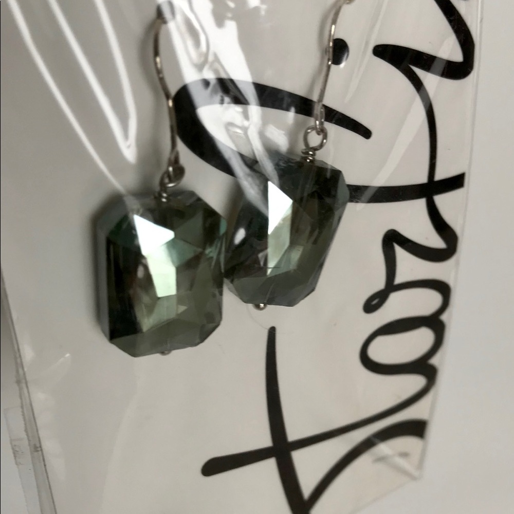 🆕Starfish Project Demi; Emerald Cut Earrings - Picture 4 of 6